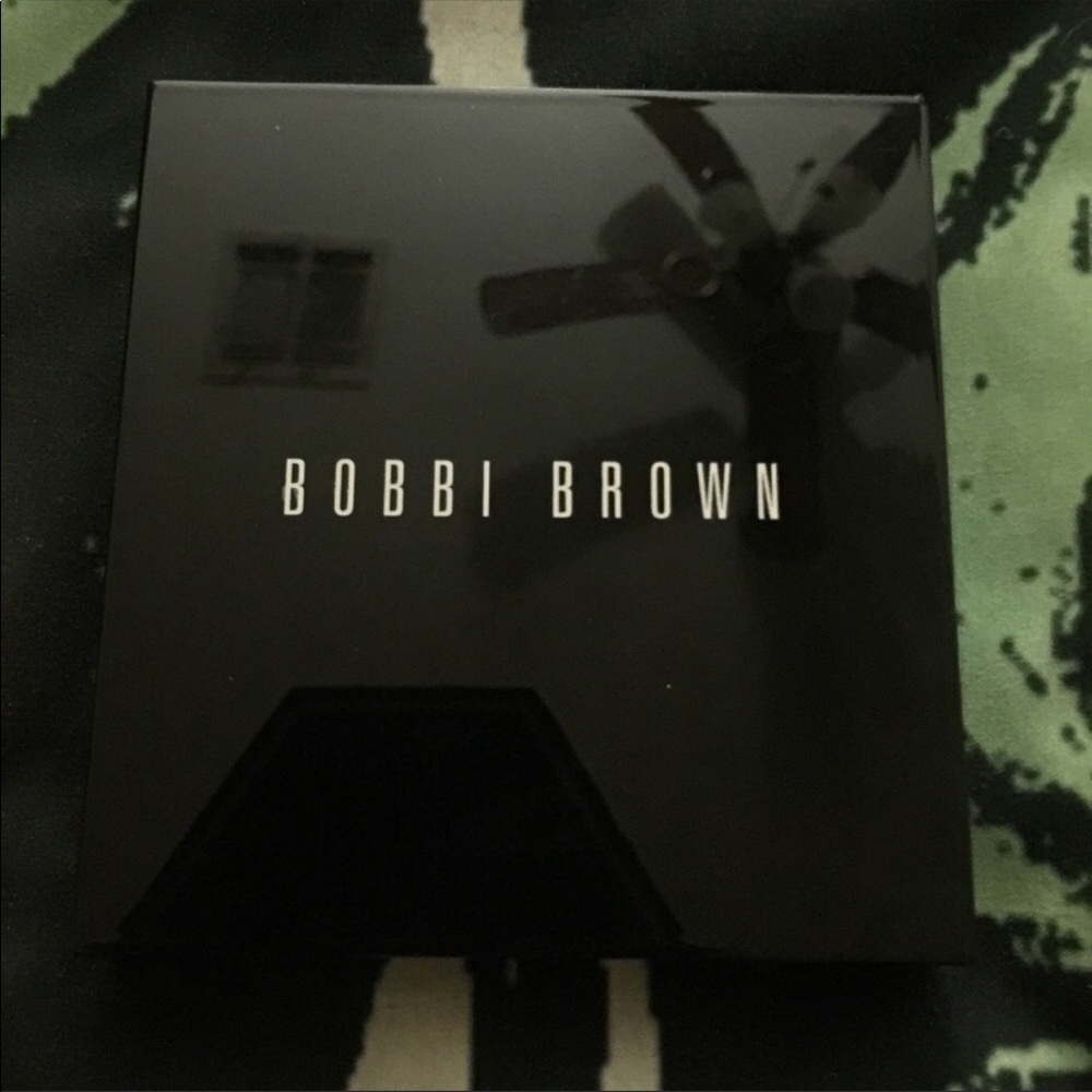 OMG! Interchangeable eyeshadow quad!